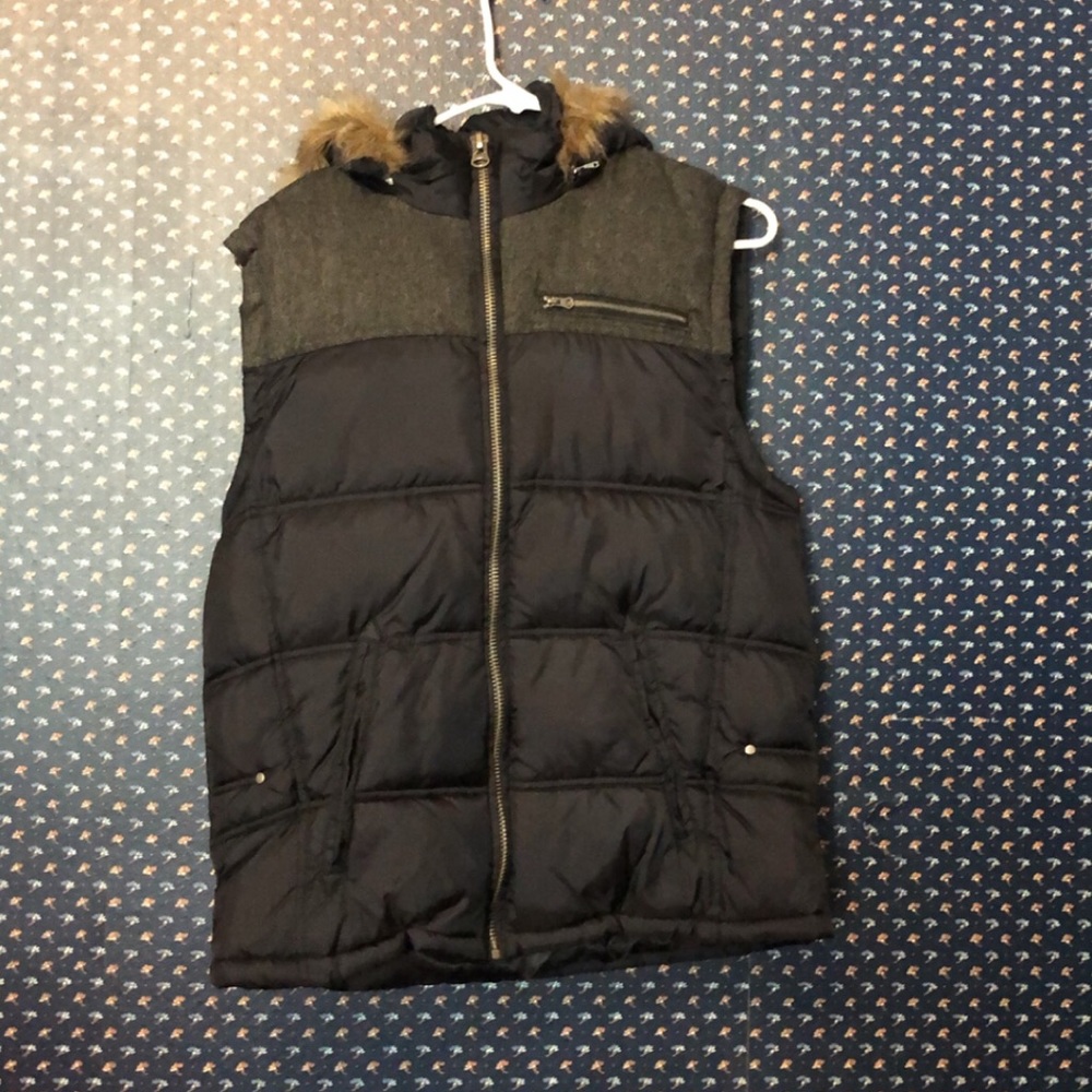 G by Guess - MEN’s Vest with Faux Fur (MEDIUM)